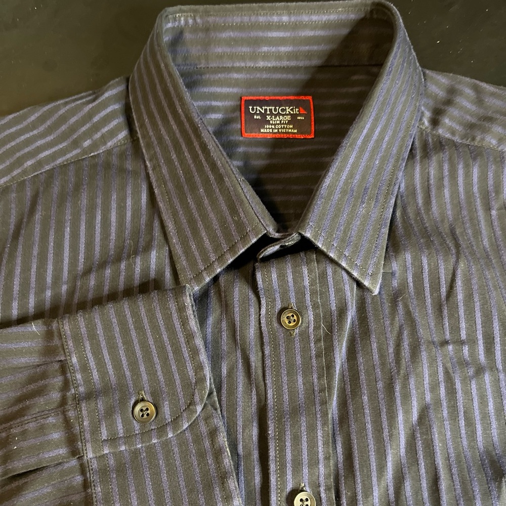 Men’s Untucki Long Sleeve Button Up Slim Fit XL Blue Black Stripped